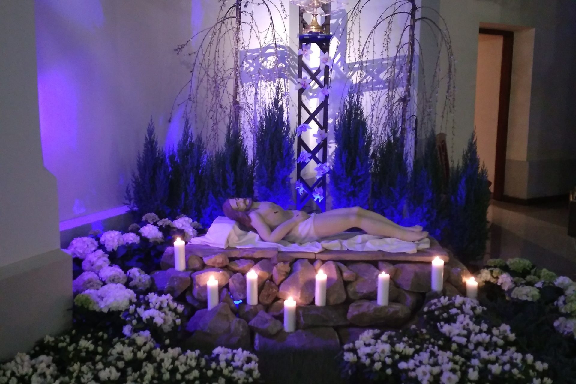 Przeżyjmy z Jezusem Wielki Tydzień w domu. Rytuał rodzinny.